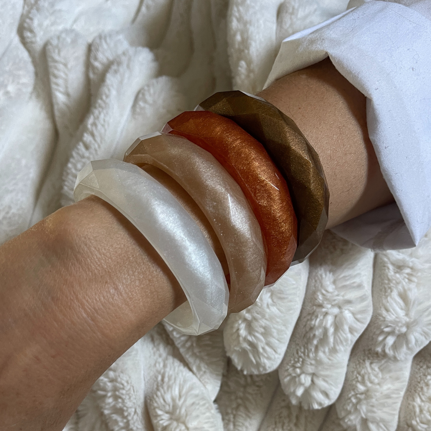 Bracelet à facettes géométriques