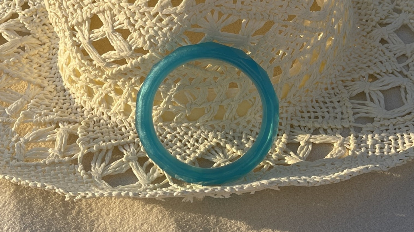 Bracelet à facettes géométriques